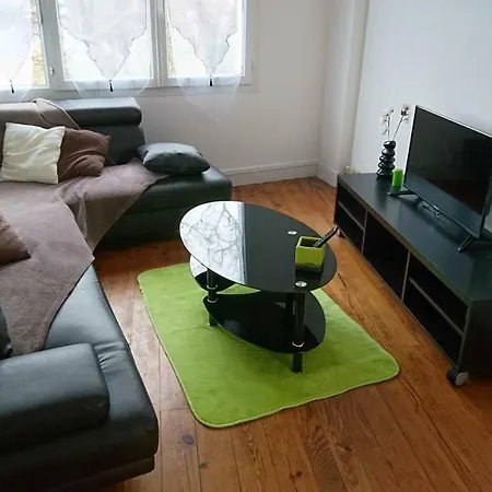 De 79 M² A 500 Metres De La Cure